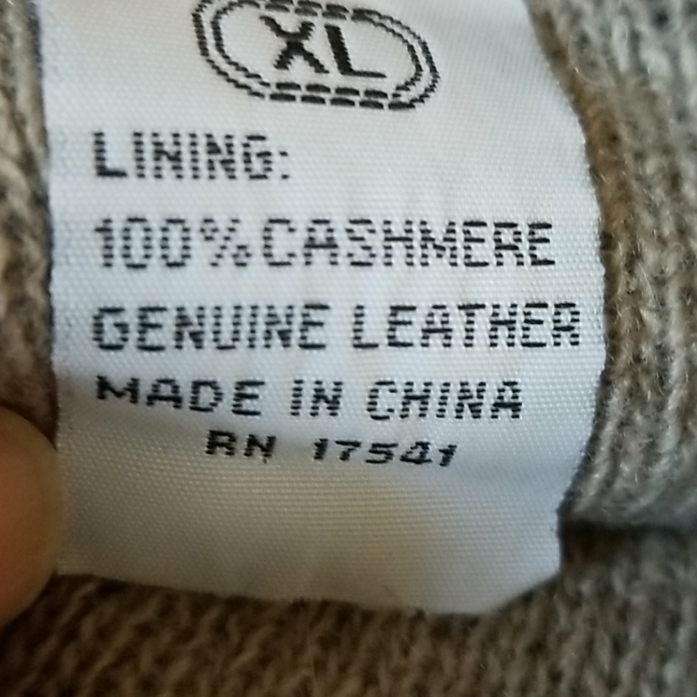 Clothes - Picture 4 of 4